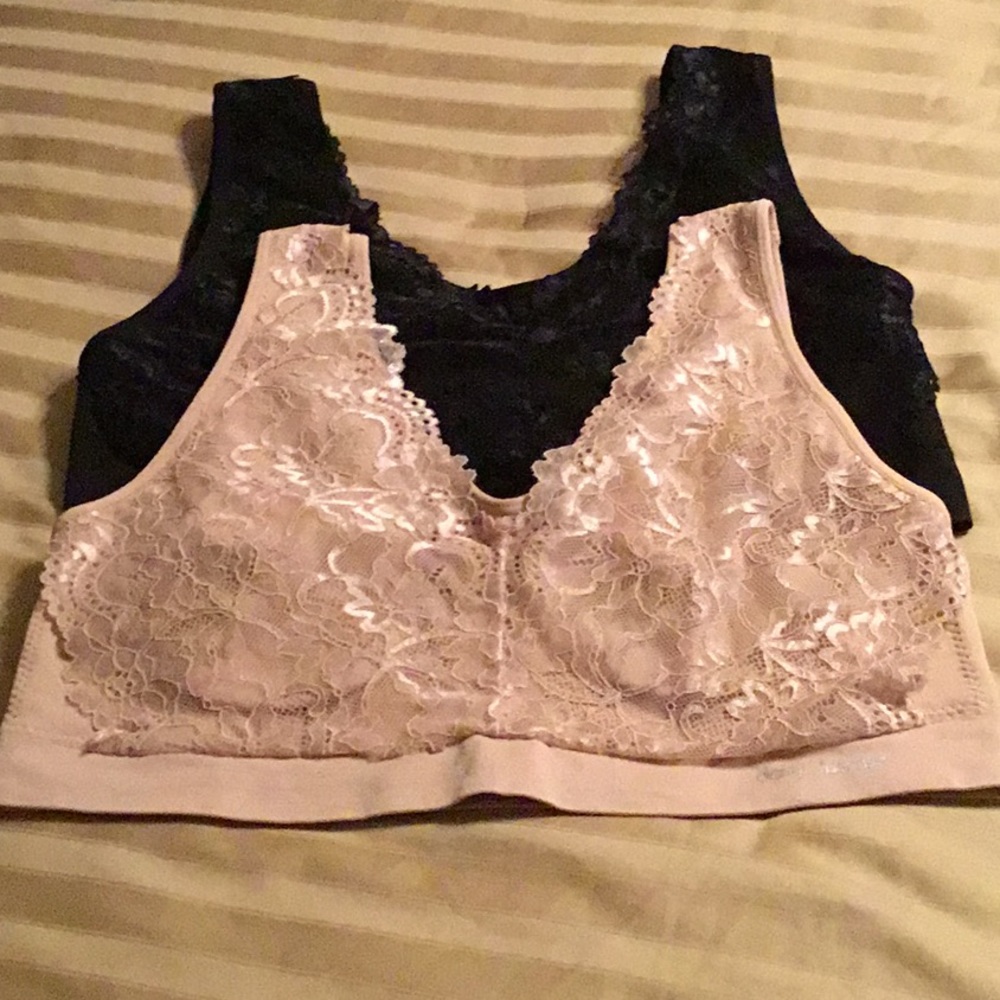 Daisy Fuentes no wire bras